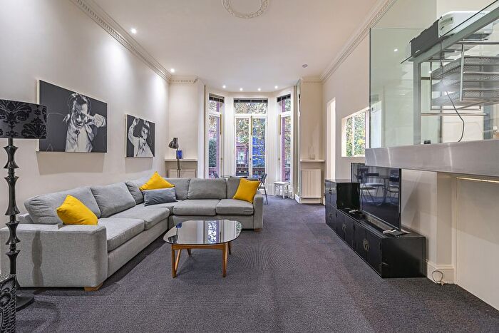 1 Bedroom Flat To Rent In Lower Sloane Street, London, SW1W