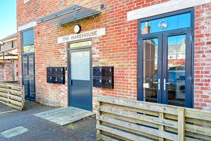 1 Bedroom Flat For Sale In The Warehouse, Western Road, Lymington, SO41