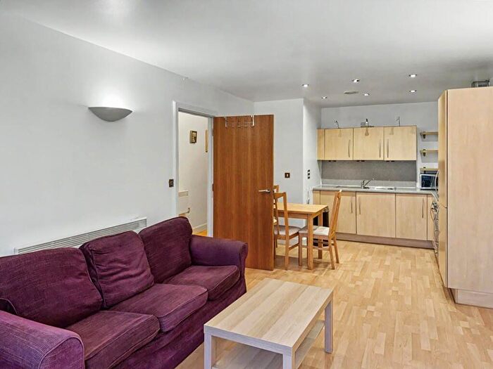 1 Bedroom Flat For Sale In Flat Watermarque, Browning Street, Birmingham, West Midlands, B16 - Photo 3