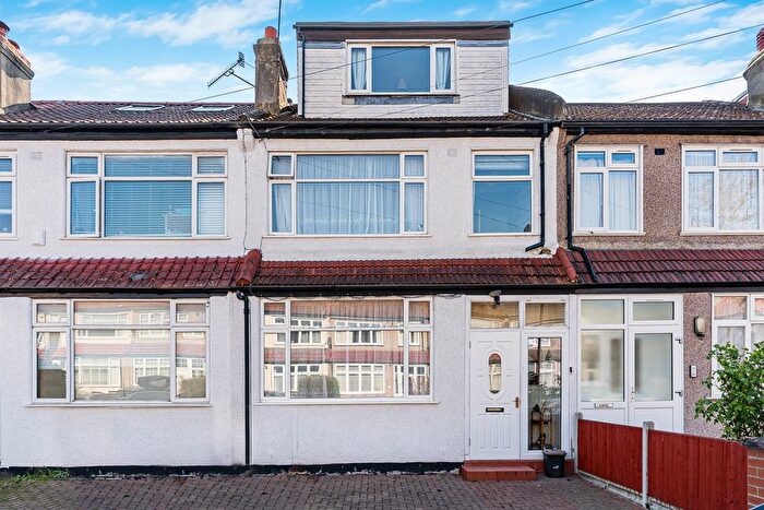 4 Bedroom Terraced House For Sale In Fieldend Road, London, SW16