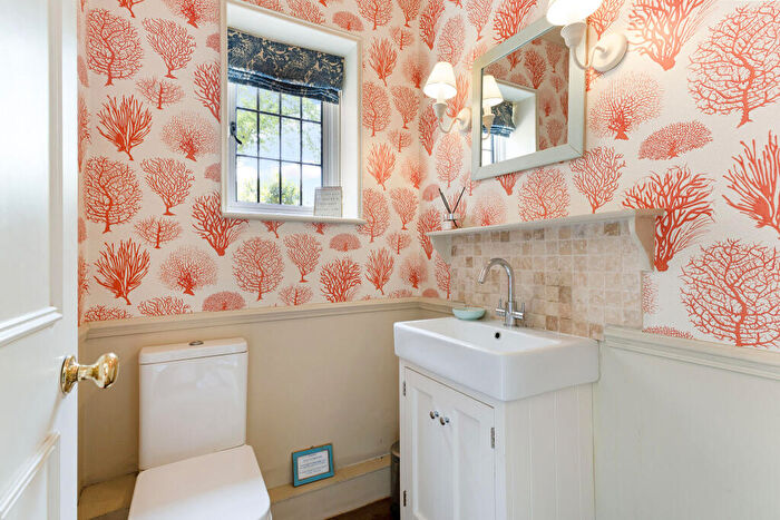 5 Bedroom Semi-Detached House For Sale In Runwick Lane, Dippenhall, Farnham, GU10