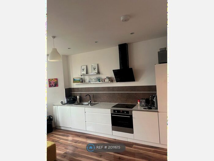 2 Bedroom Flat To Rent In Wells Road, Bristol, BS4