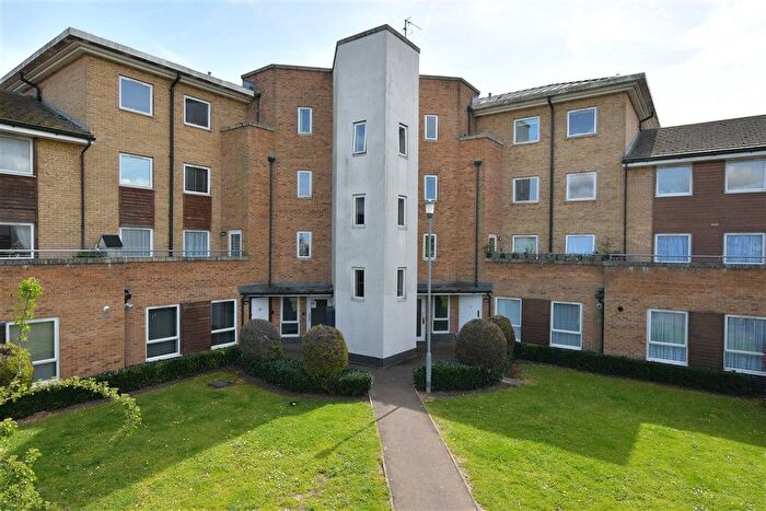 2 Bedroom Flat For Sale In Connington Crescent, Chingford, E4