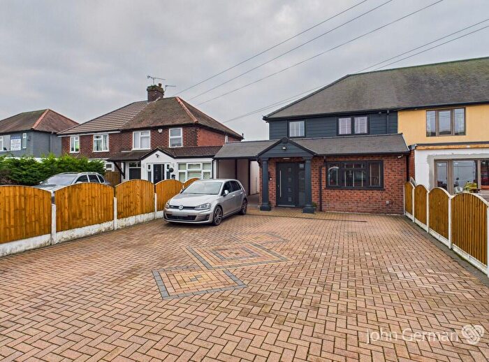 4 Bedroom Semi Detached House For Sale In Burton Road, Branston, DE14