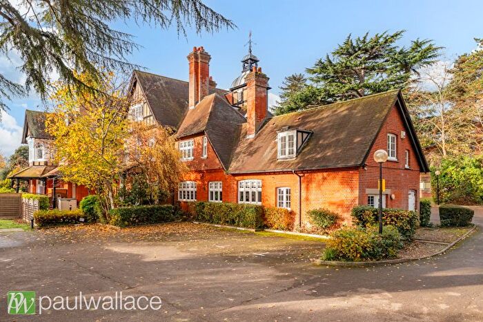 2 Bedroom Flat For Sale In St. Cross Chambers, Hoddesdon, EN11