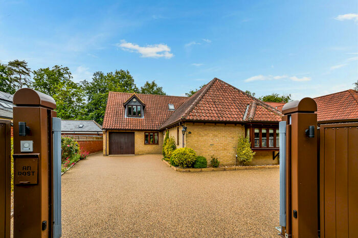 4 Bedroom Detached House For Sale In Cheveley, Cambridgeshire, CB8