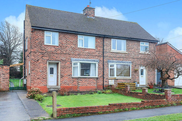 3 Bedroom Semi-Detached House For Sale In Carver Close, Harthill, Sheffield, South Yorkshire, S26