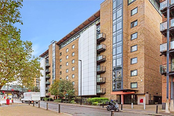 1 Bedroom Apartment For Sale In Berglen Court, E14
