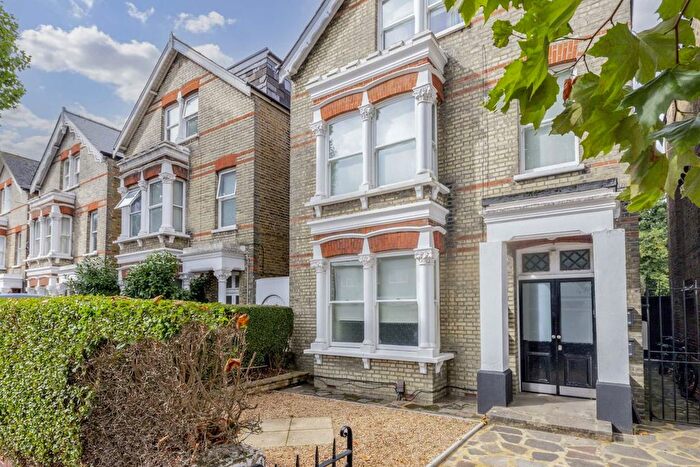 3 Bedroom Flat To Rent In Beaufort Road, Kingston Upon Thames, KT1