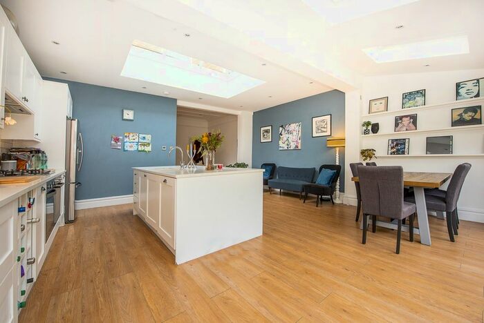 5 Bedroom Flat To Rent In Dora Road, London, SW19