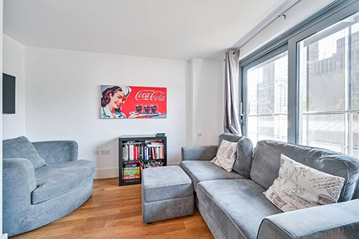 2 Bedroom Flat For Sale In West Carriage House, Woolwich Riverside, London, SE18