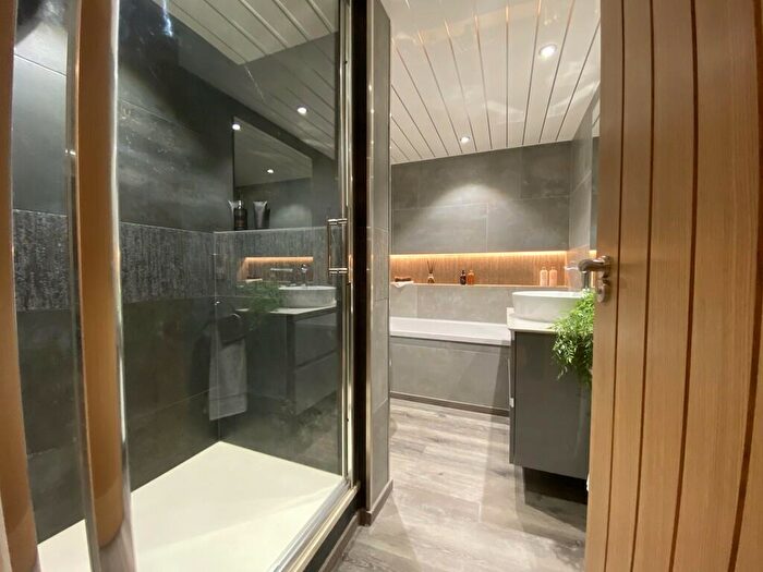 2 Bedroom Apartment To Rent In A Pollard St, New Islington, M4