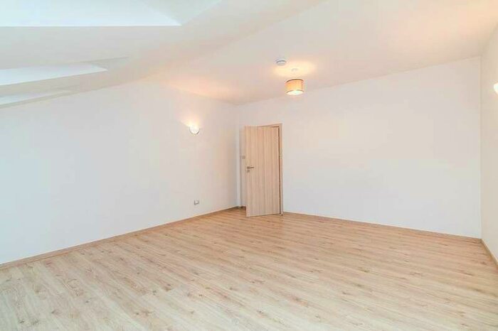1 Bedroom Flat To Rent In Bexley Road, Erith, DA8