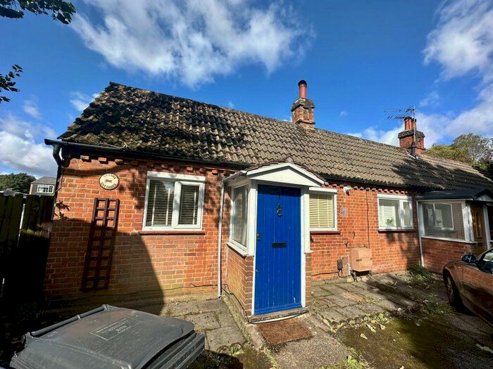 1 Bedroom Property To Rent In St Johns Walk, Old Harlow, Essex, CM17