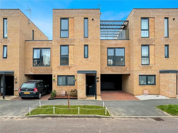 4 Bedroom Terraced House To Rent In Allbutt Way, Trumpington, Cambridge, CB2