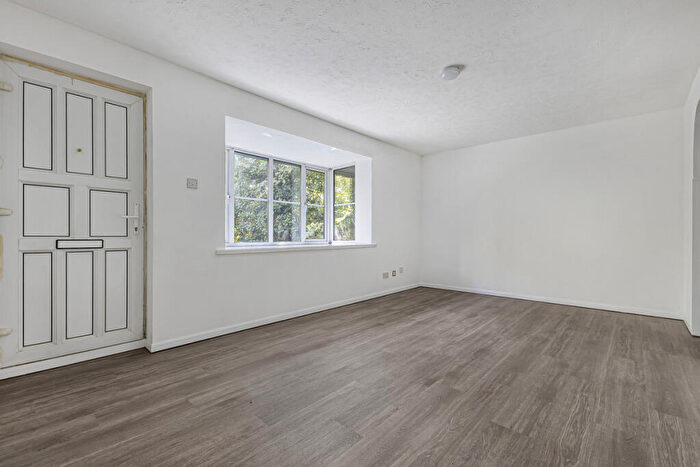Studio For Sale In Knights Manor Way, Dartford, DA1
