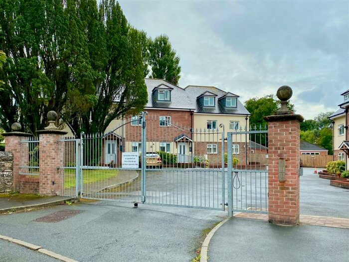 2 Bedroom Flat To Rent In Plymstock, Plymouth, PL9