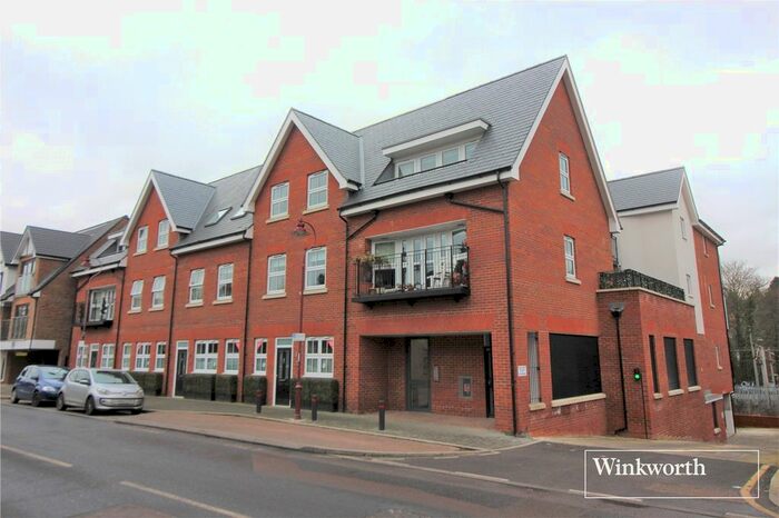 1 Bedroom Flat To Rent In Watling Street, Radlett, Hertfordshire, WD7