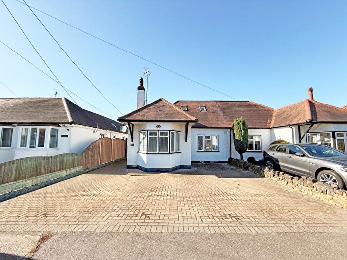 3 Bedroom Bungalow For Sale In Ridgeway, Rayleigh, Essex, SS6