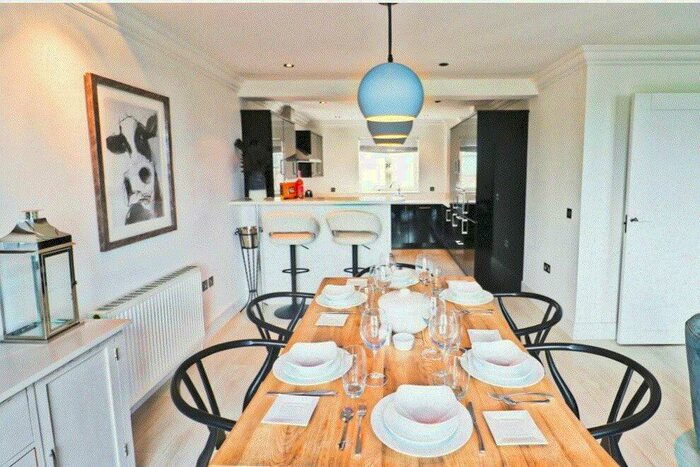 3 Bedroom Penthouse To Rent In Highgate Road, London, NW5