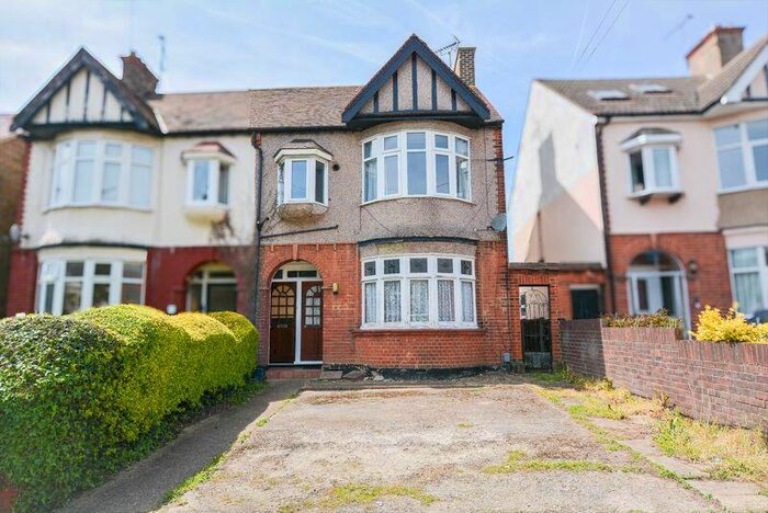 2 Bedroom Flat To Rent In Surbiton Avenue, Southend-On-Sea, SS1