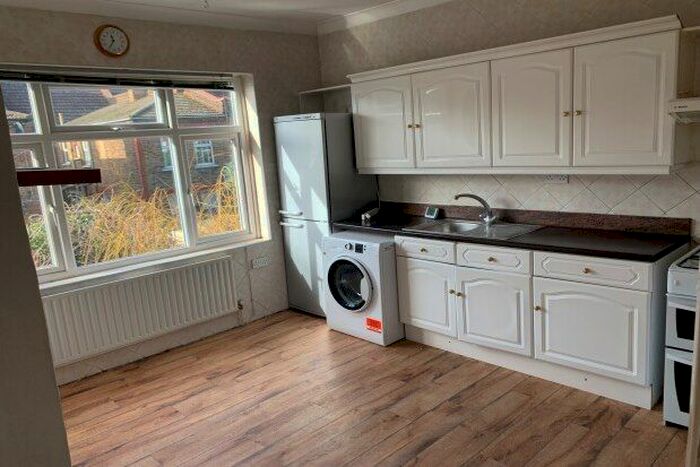 1 Bedroom Flat To Rent In Kettlebaston Road, London E10