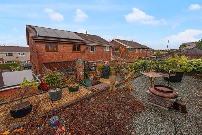 3 Bedroom Semi-Detached House For Sale In Clos-Yr-Eirin, Bridgend, CF31