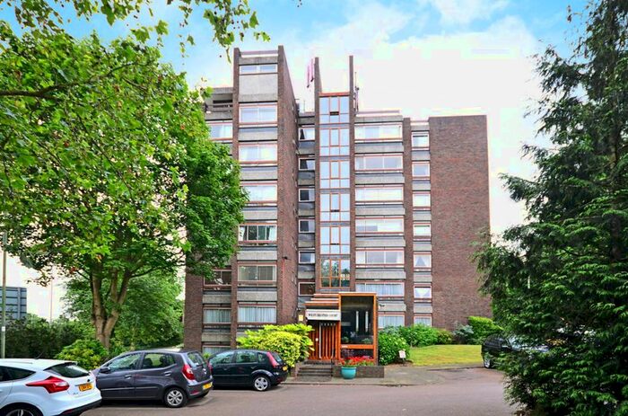 2 Bedroom Flat To Rent In Westchester Court, Westchester Drive, Hendon, NW4