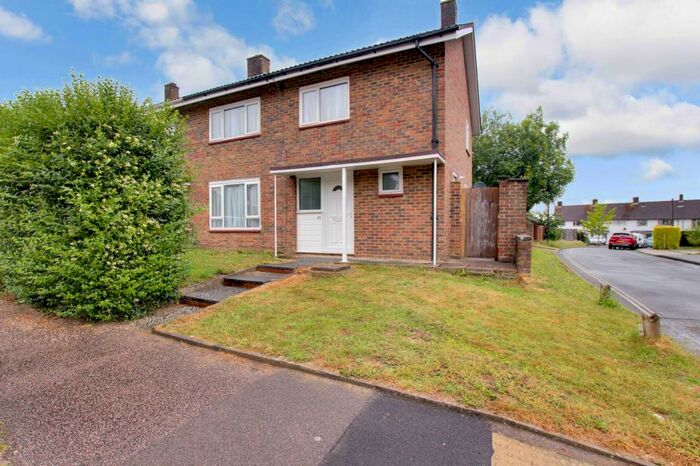 4 Bedroom End Of Terrace House To Rent In Forester Road, Crawley, RH10