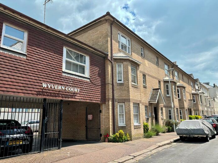 1 Bedroom Flat To Rent In West Street, Worthing, BN11