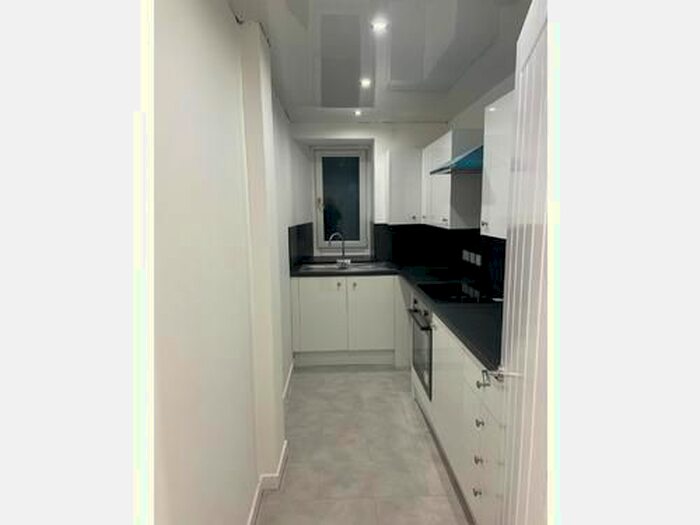 1 Bedroom Flat To Rent In Strathmartine Road, Dundee, DD3