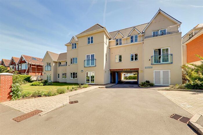 1 Bedroom Apartment To Rent In St Botolphs Road, Worthing, BN11
