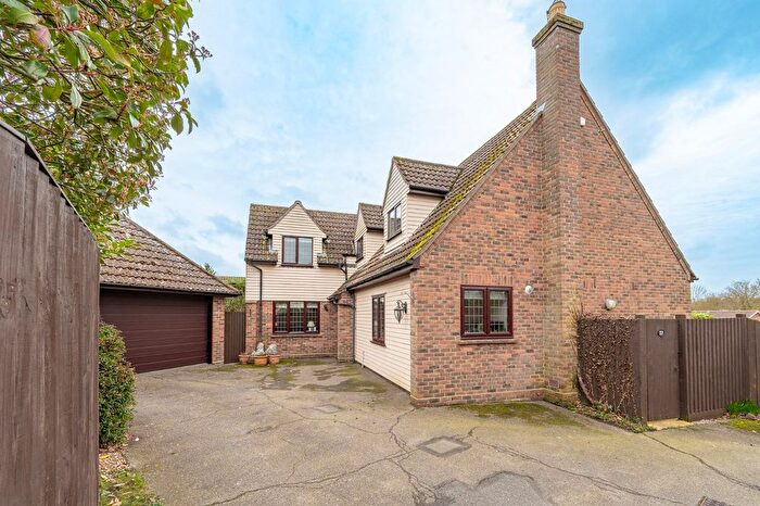 5 Bedroom Detached House For Sale In High Meadow, Dunmow, CM6