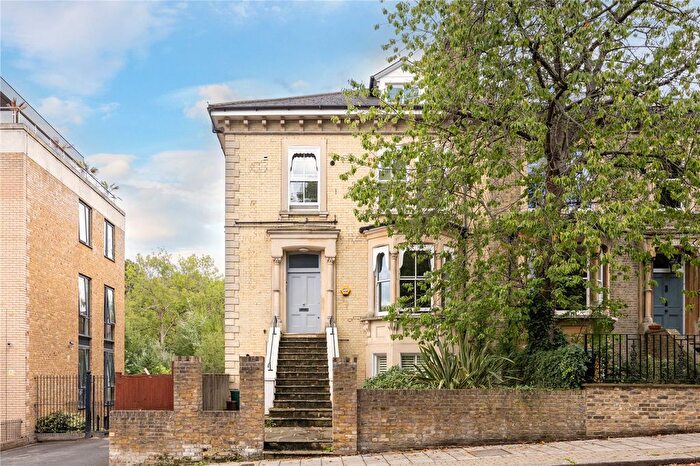 2 Bedroom Flat For Sale In Alton Road, London, SW15