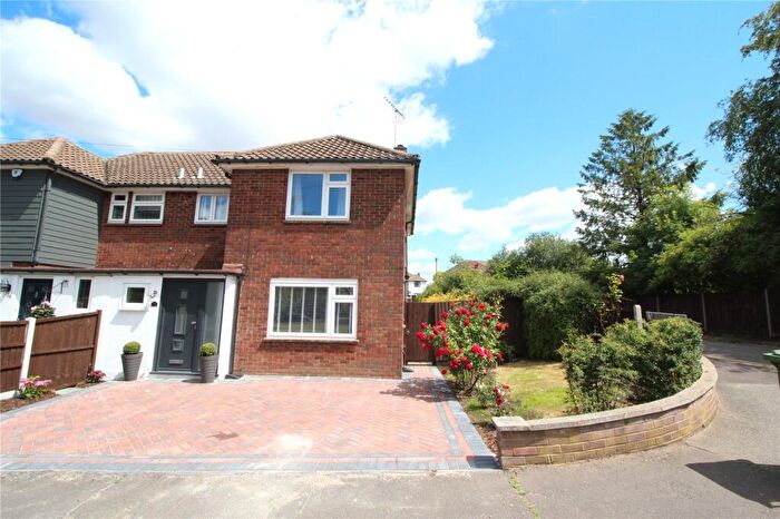 3 Bedroom Semi-Detached House To Rent In Hillary Mount, CM12