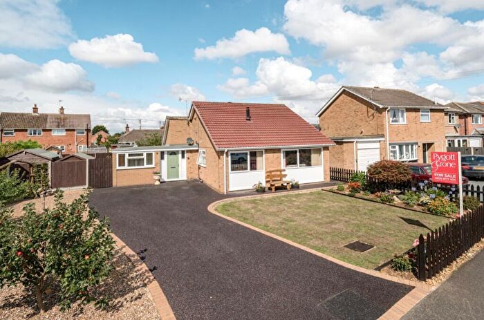 3 Bedroom Detached Bungalow For Sale In Russell Road, Leasingham, NG34