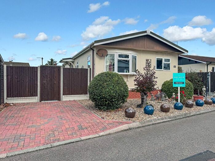 2 Bedroom Bungalow For Sale In Shoeburyness, Southend-On-Sea, SS3