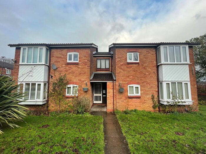 Flat To Rent In Windsor View, Bartley Green, Birmingham, B32