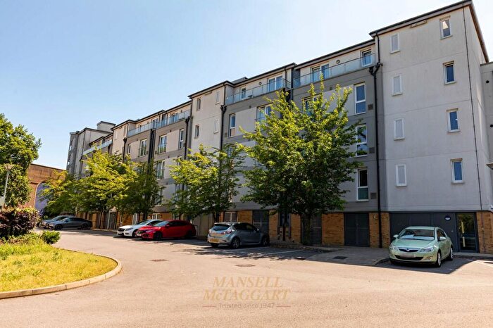 1 Bedroom Flat For Sale In West Green Drive, Crawley, RH11