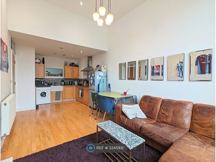 3 Bedroom Flat To Rent In Block A, Manchester, M4