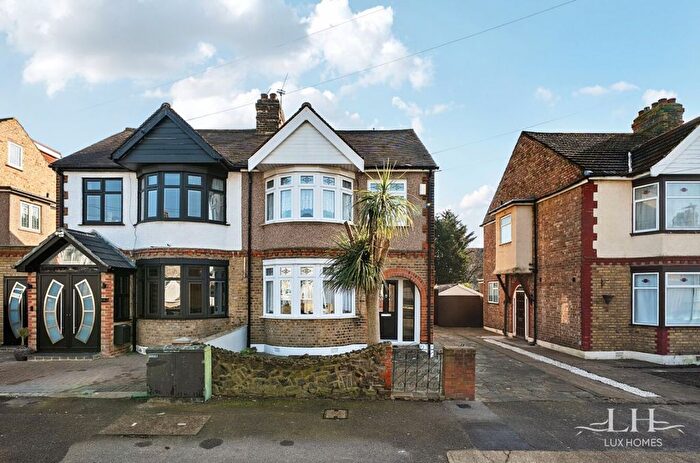 4 Bedroom Semi Detached House For Sale In Philip Avenue, Romford, RM7