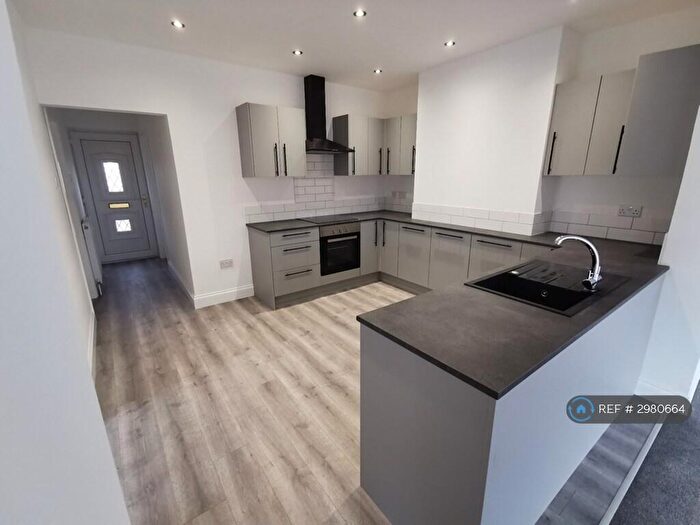 3 Bedroom Bungalow To Rent In Aerodrome Crescent, Norwich, NR7