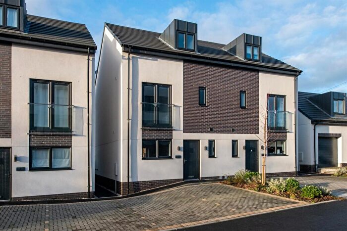 3 Bedroom Semi Detached House To Rent In Tulip Street, NG9