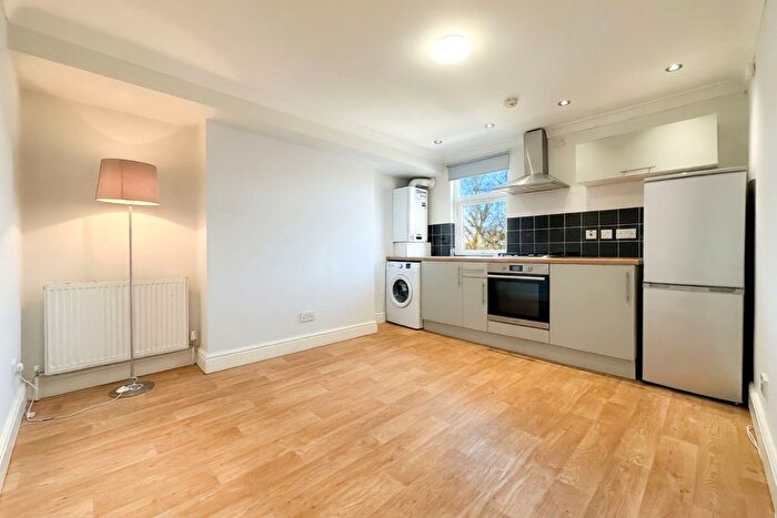 2 Bedroom Flat To Rent In Sunderland Road, Forest Hill, London, SE23