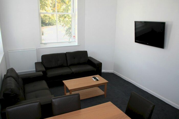 5 Bedroom Flat To Rent In St. Davids Hill, Exeter, EX4