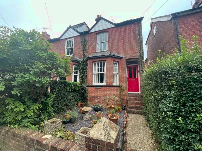 4 Bedroom Semi-Detached House To Rent In Tilford Road, Hindhead, GU26