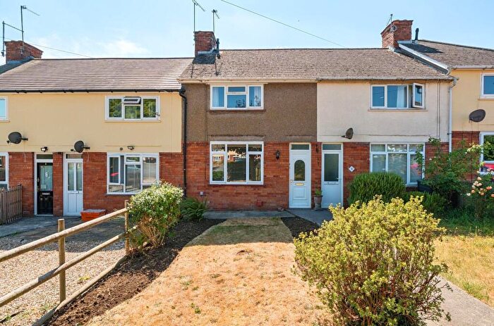 3 Bedroom Terraced House For Sale In Kings Crescent, Sherborne, DT9