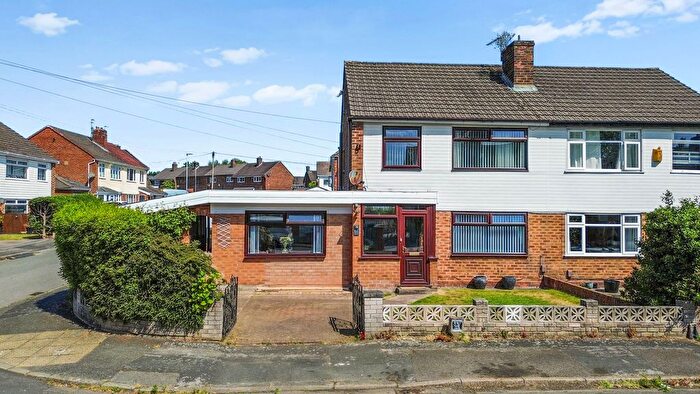 3 Bedroom Semi-Detached House For Sale In Cliftonville Road, Woolston, WA1
