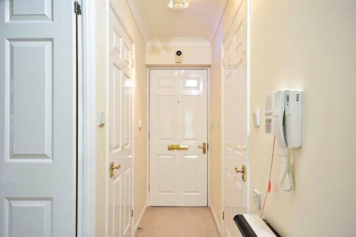 1 Bedroom Retirement Property To Rent In Deans Mill Court, The Causeway, Canterbury, CT1