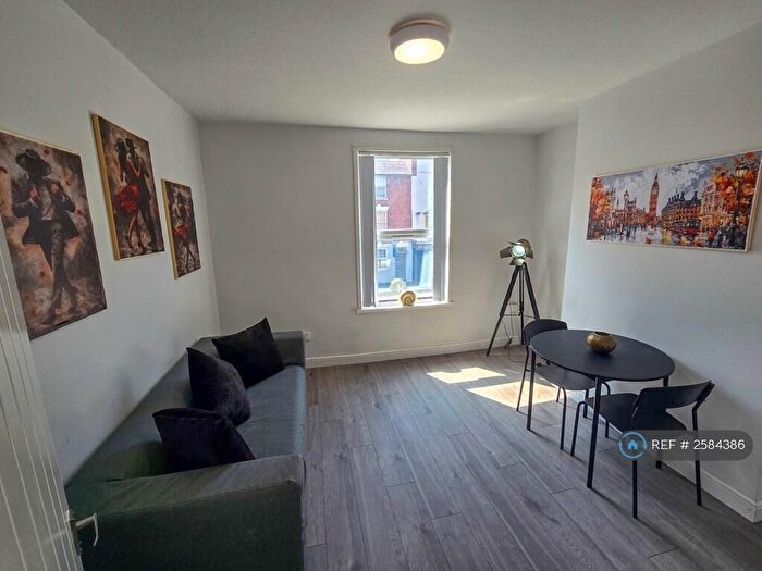 2 Bedroom Flat To Rent In Alfreton Road, Nottingham, NG7